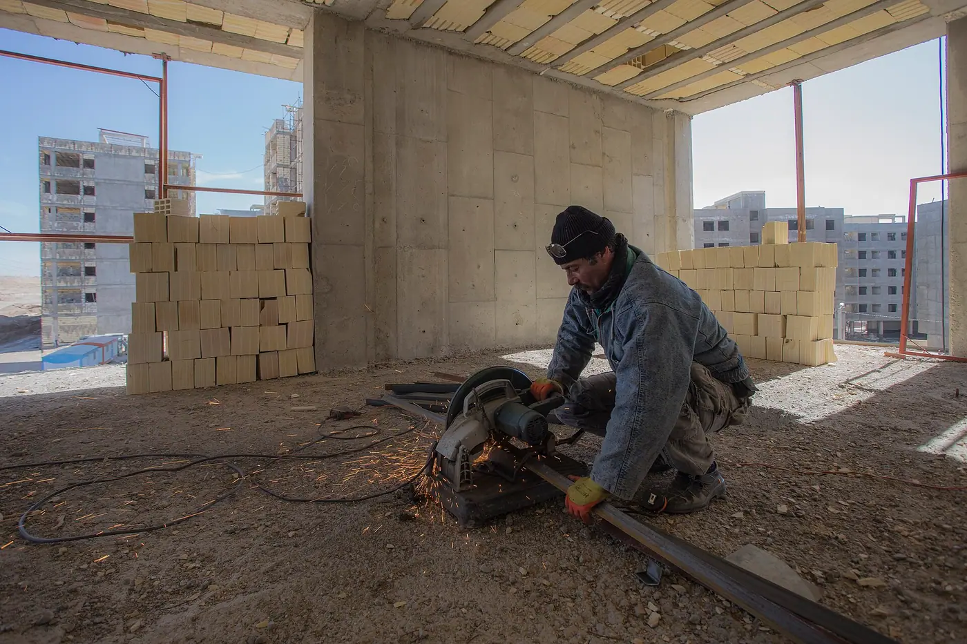 Trabajador en una obra de construcción